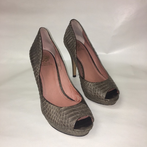 Vince Camuto heels - Picture 1 of 5